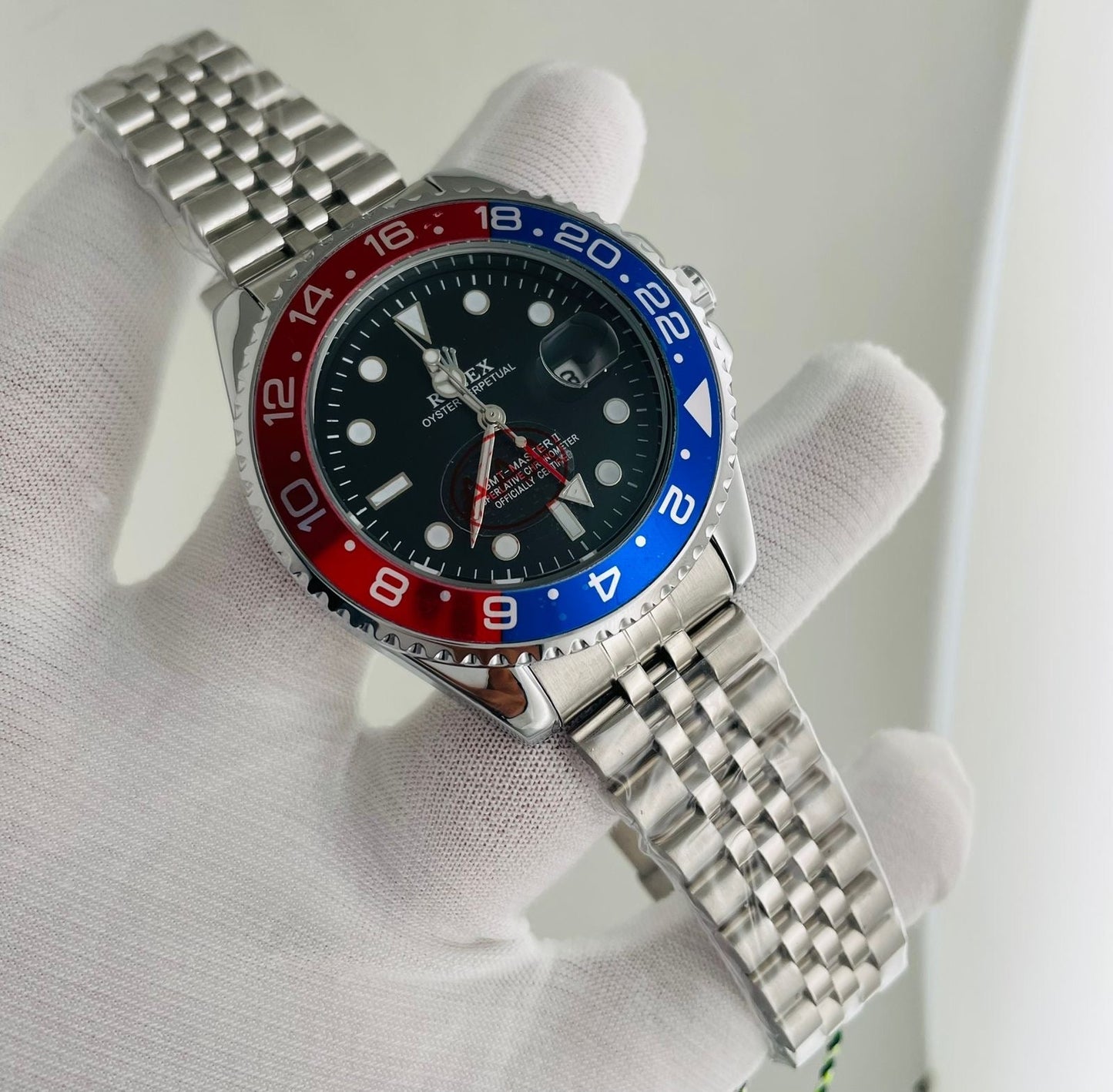 GMT Master Quartz β Dual Timezone Precision for the Modern Explorer