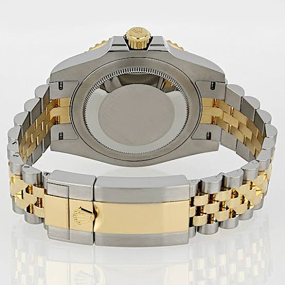 GMT Master Quartz β Dual Timezone Precision for the Modern Explorer